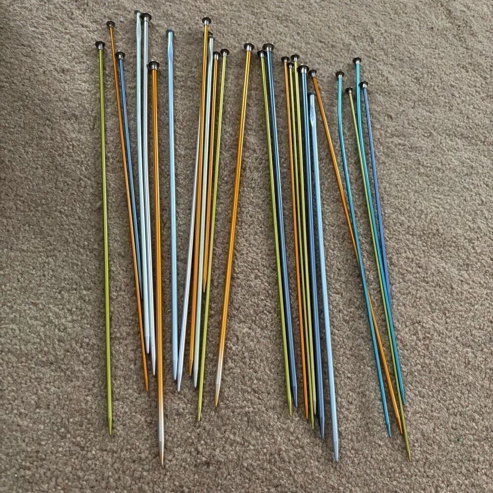 Lot Of 25 Miscellaneous Knitting Needles
